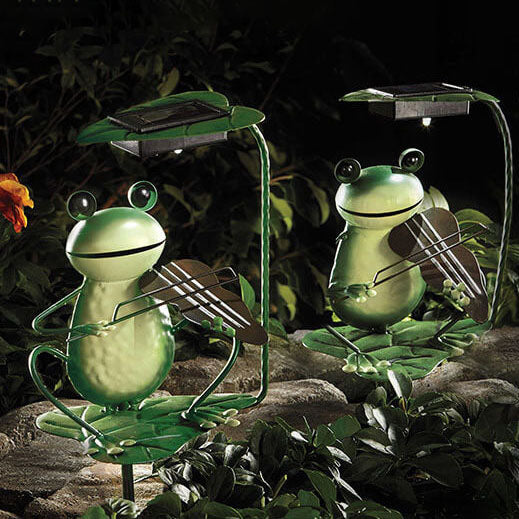 Variant image for Charmante Solar Gartenlampe mit Froschdesign und Erdspieß – Nachhaltige Außenbeleuchtung-1