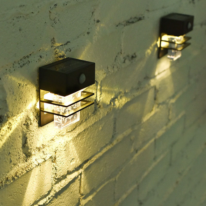 Moderne Solar-Wandlaterne mit Human-Sensor für Außenbereich und elegantes Design-5