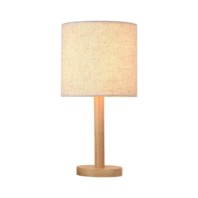 Moderne Tischlampe mit Holzfuß und Textilschirm für stilvolle Akzente im Wohnzimmer-4