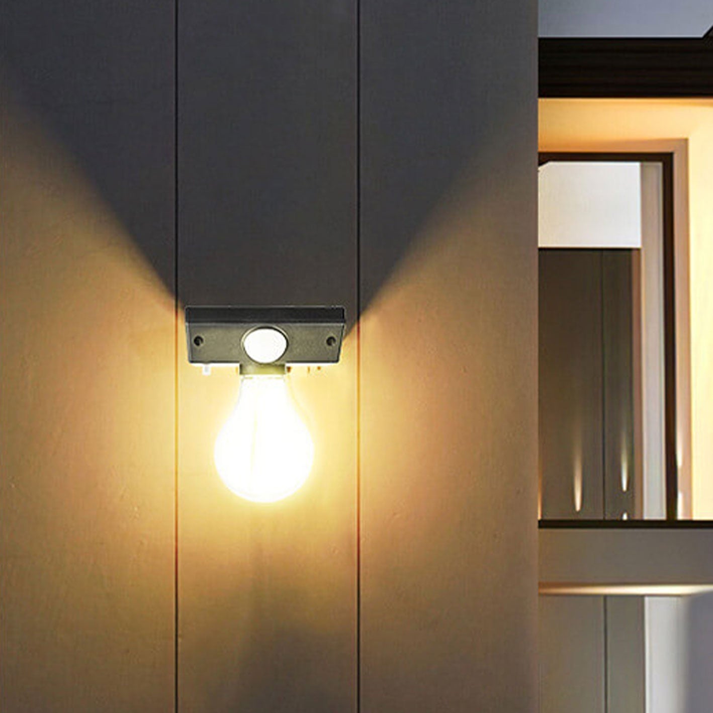 Variant image for Moderne Wandleuchte Schwarz mit Körpersensor für Außenbereich - LED Solar Wandleuchte-1