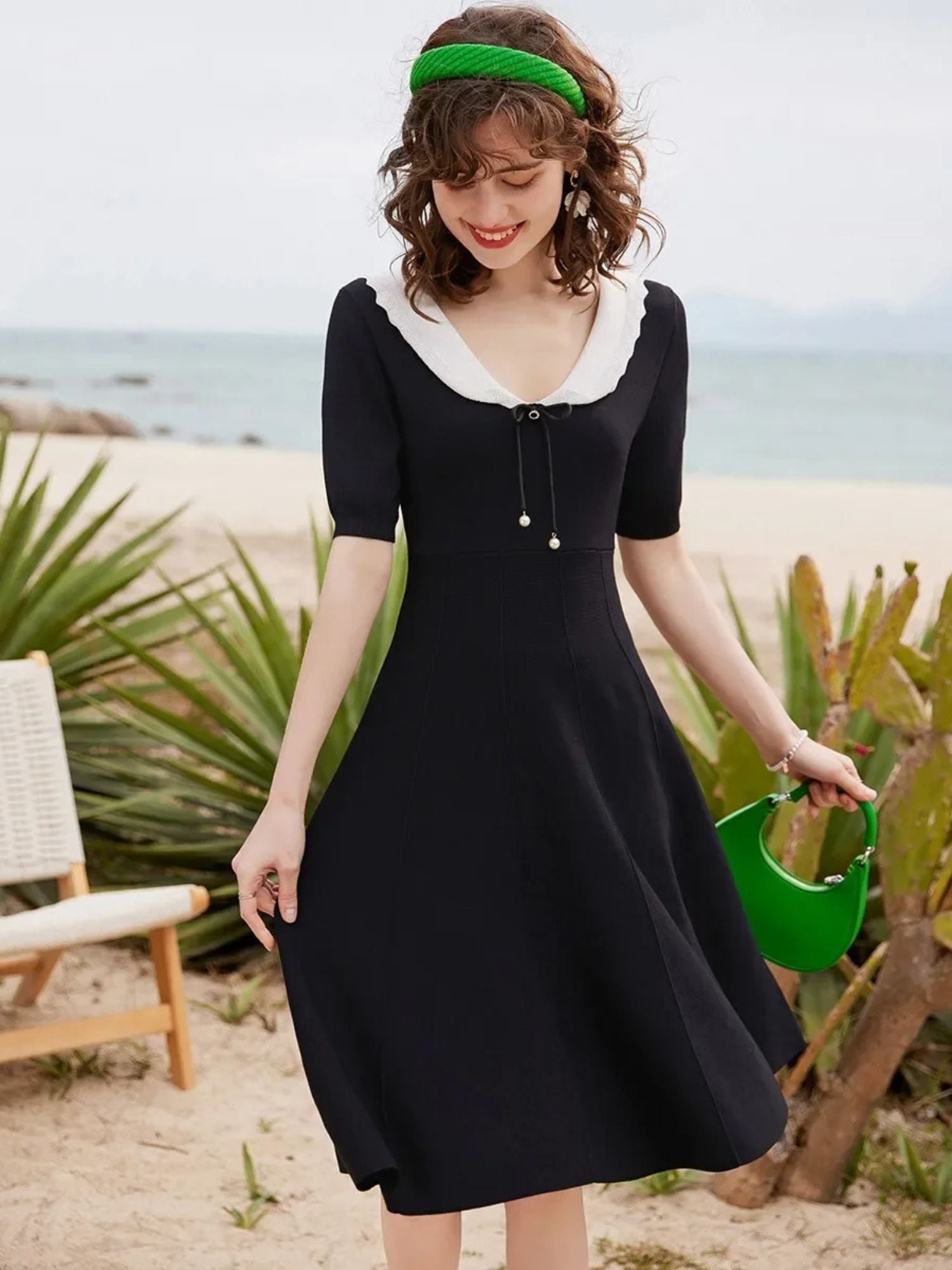 A-Linien-Kleid mit Peter-Pan-Kragen und Puffärmeln