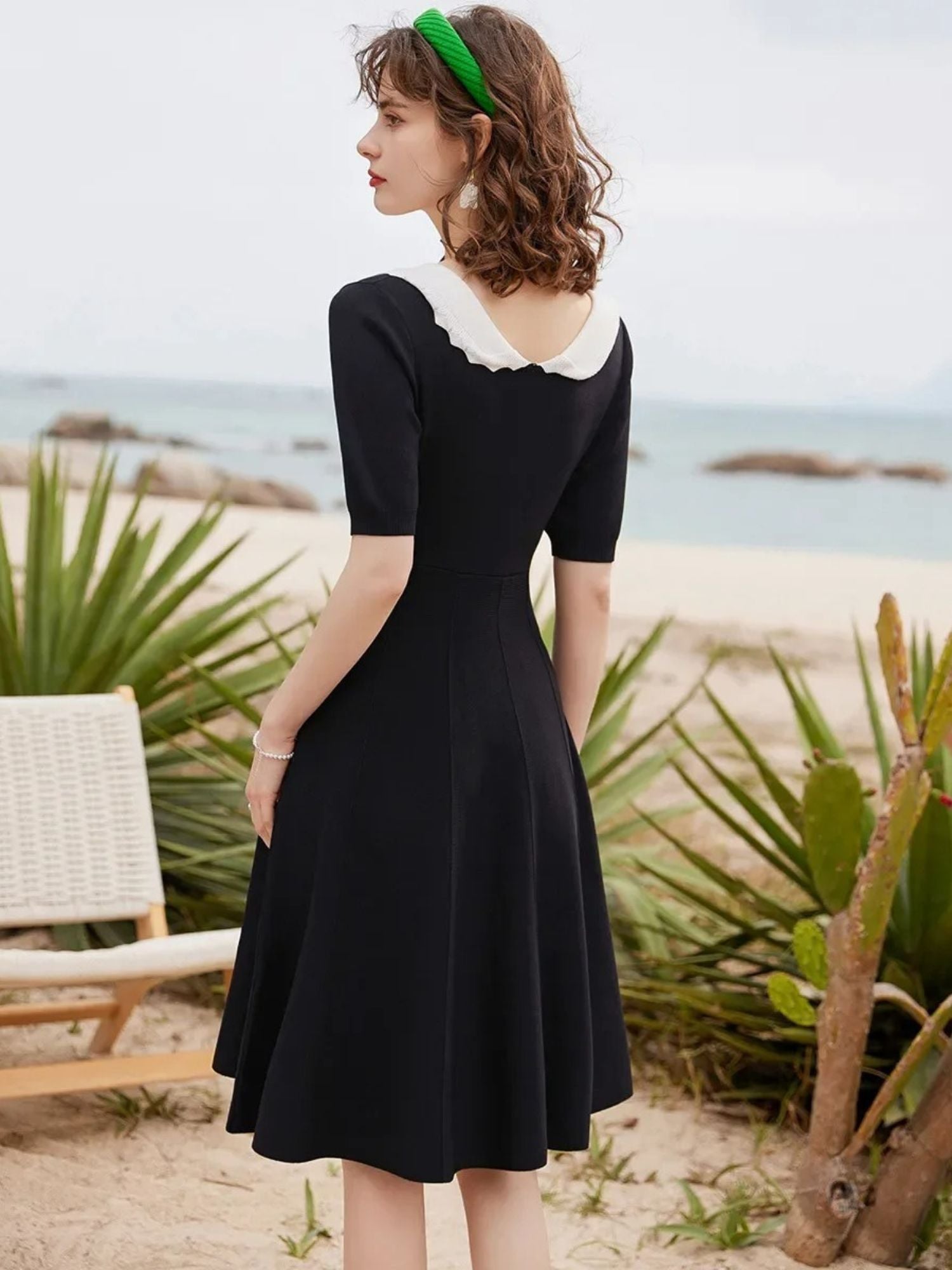 A-Linien-Kleid mit Peter-Pan-Kragen und Puffärmeln