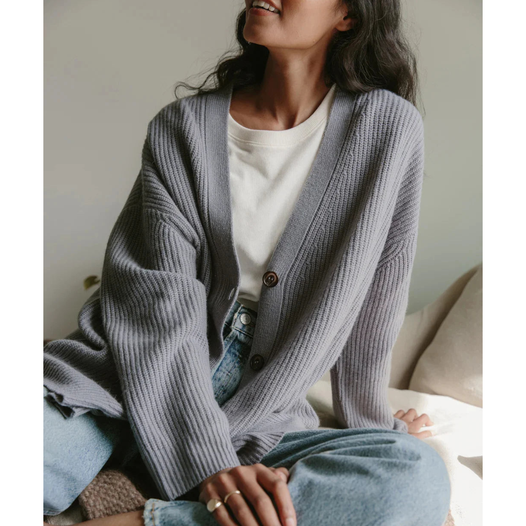 Damen Strickjacke lang für Winter mit V-Ausschnitt und gestreiften Ärmeln