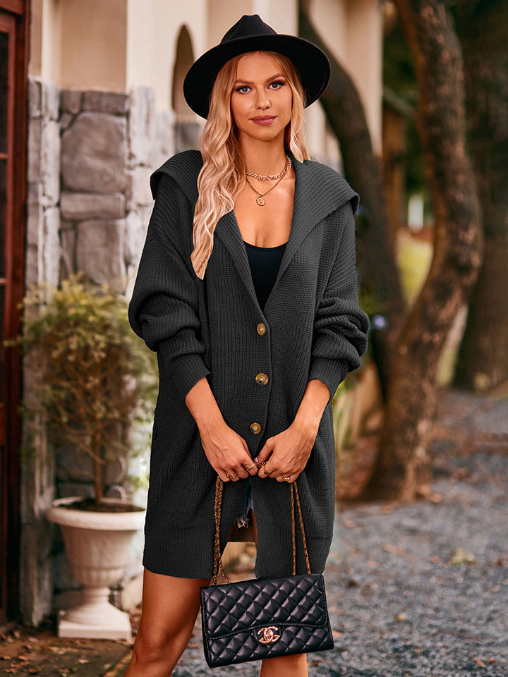 Damen Strickjacke mit Knopfleiste und weitem Kragen