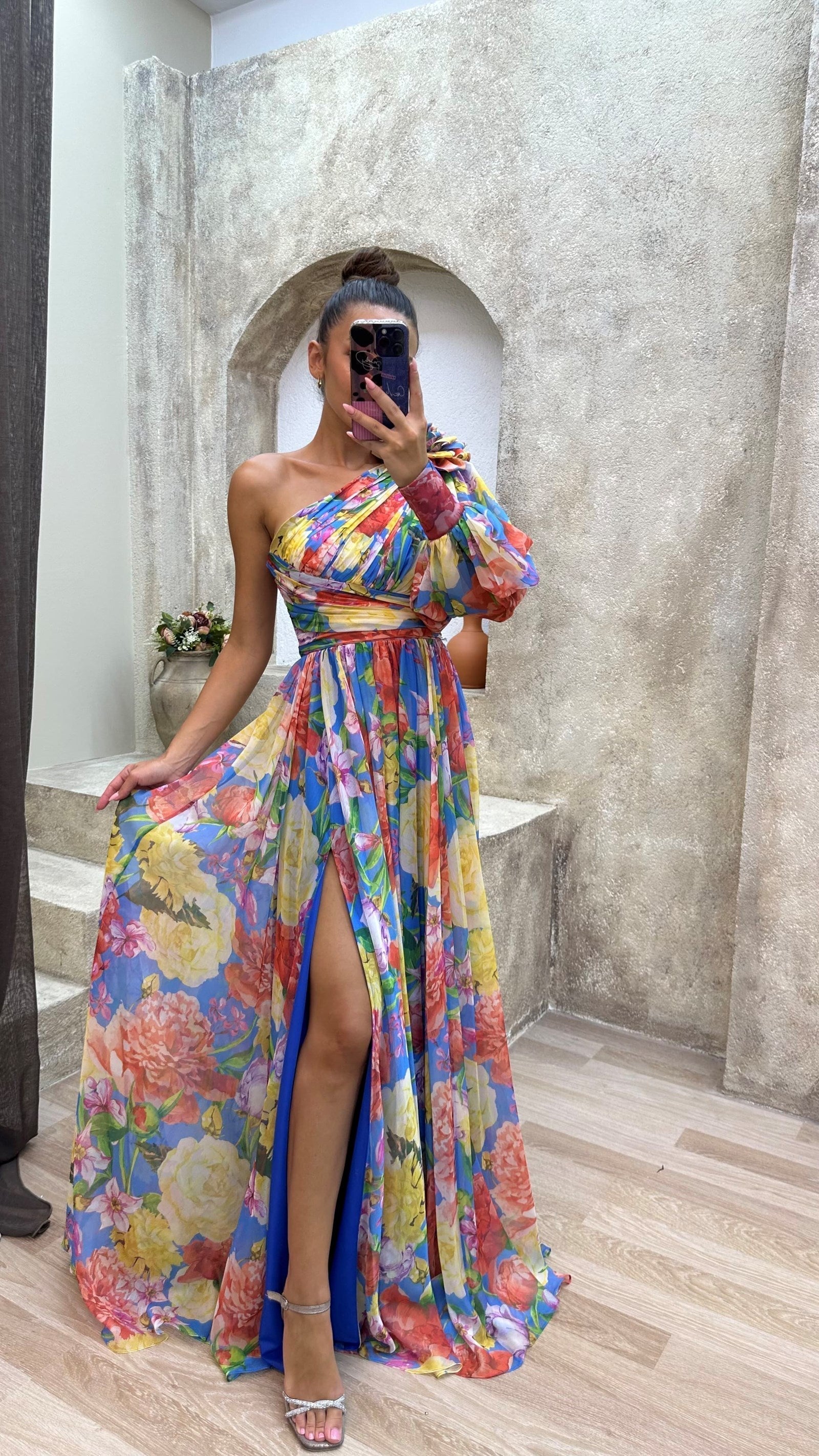 Damen-Maxikleid mit asymmetrischem Saum und floralem Entwurf