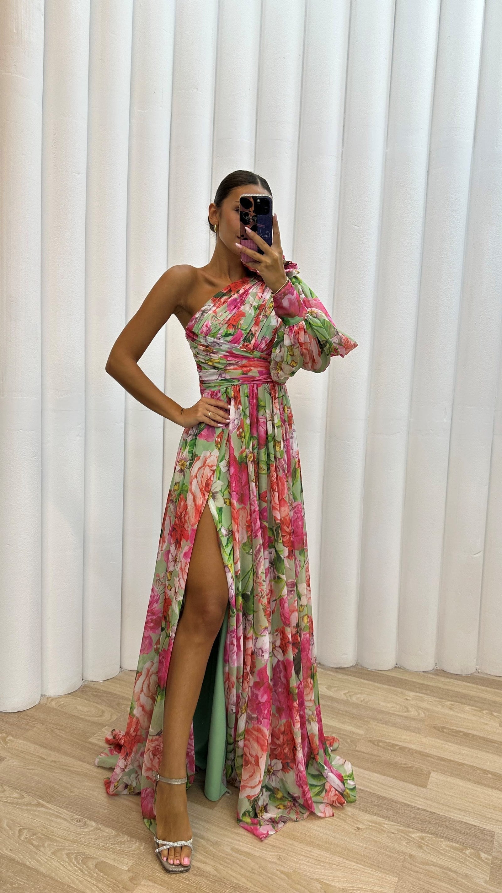 Damen-Maxikleid mit asymmetrischem Saum und floralem Entwurf
