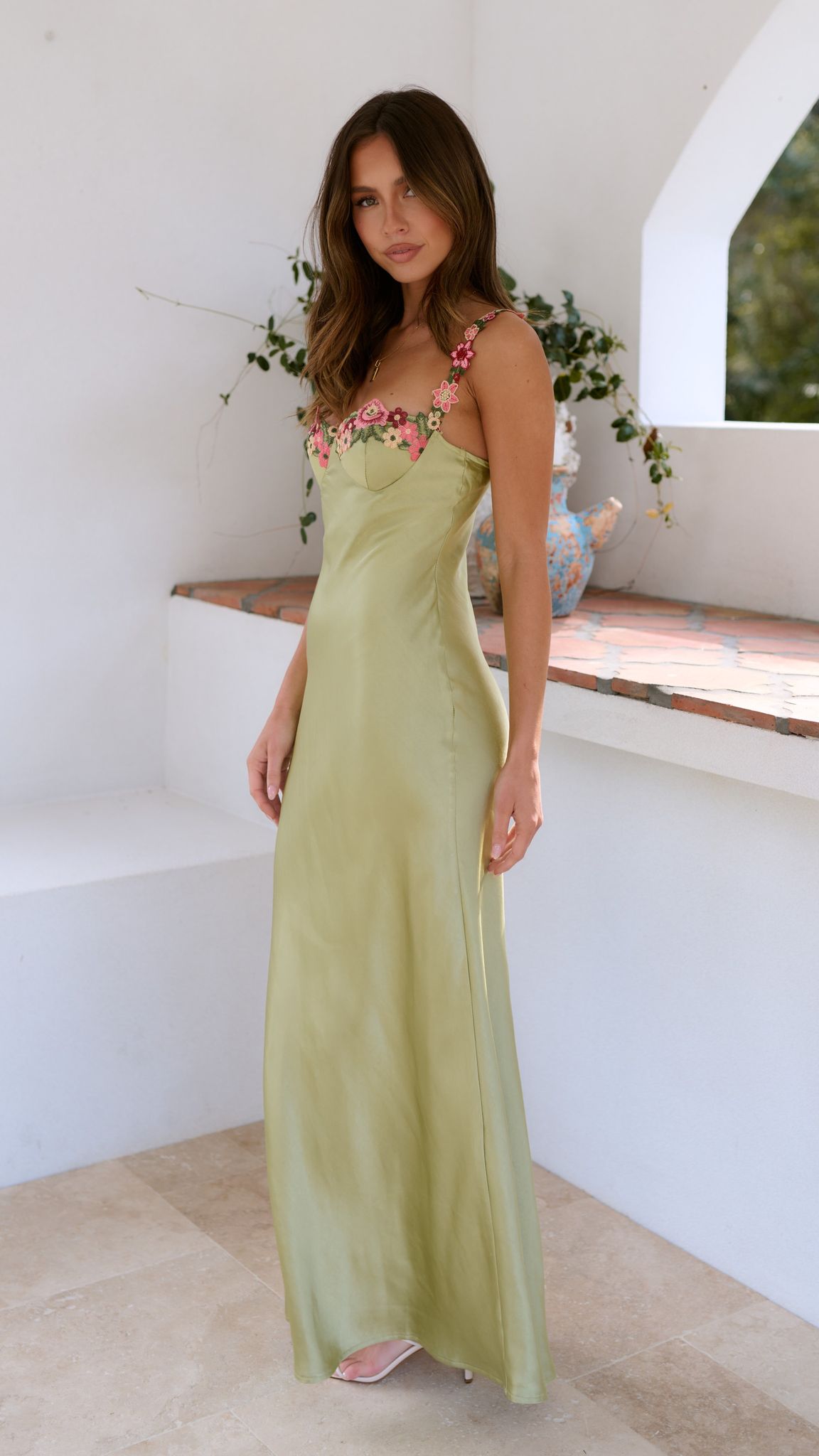 Damenkleid mit Blumenträgern in schlanker Passform für festliche Anlässe