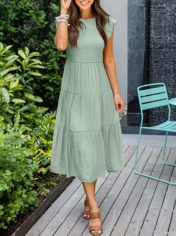 Kleid mit Rundhalsausschnitt und mittlerer Länge