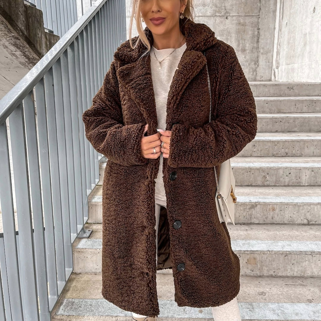 Damen Wintermantel mit Teddy-Optik und Knopfleiste