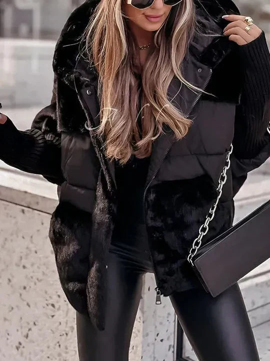 Damenjacke mit Kapuze und praktischen Taschen