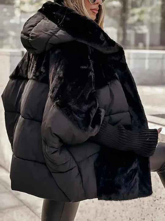 Damenjacke mit Kapuze und praktischen Taschen
