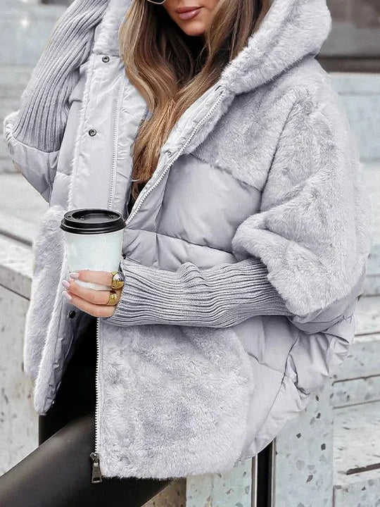 Damenjacke mit Kapuze und praktischen Taschen