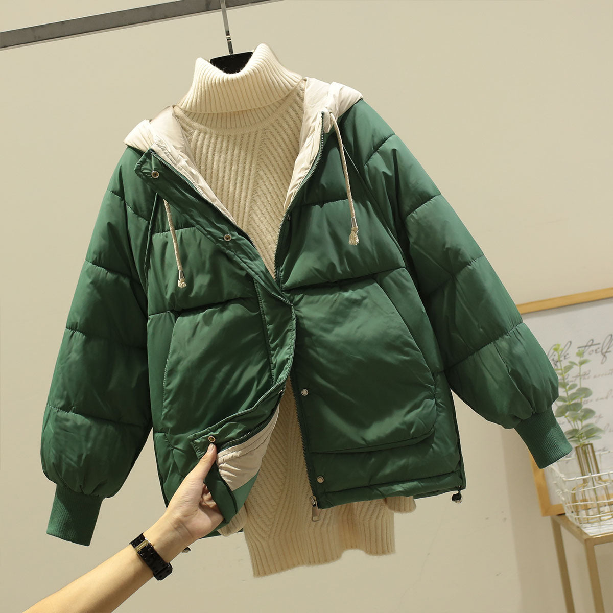 Damen Winterjacke mit wattierter Innenseite und pelzgefütterter Kapuze