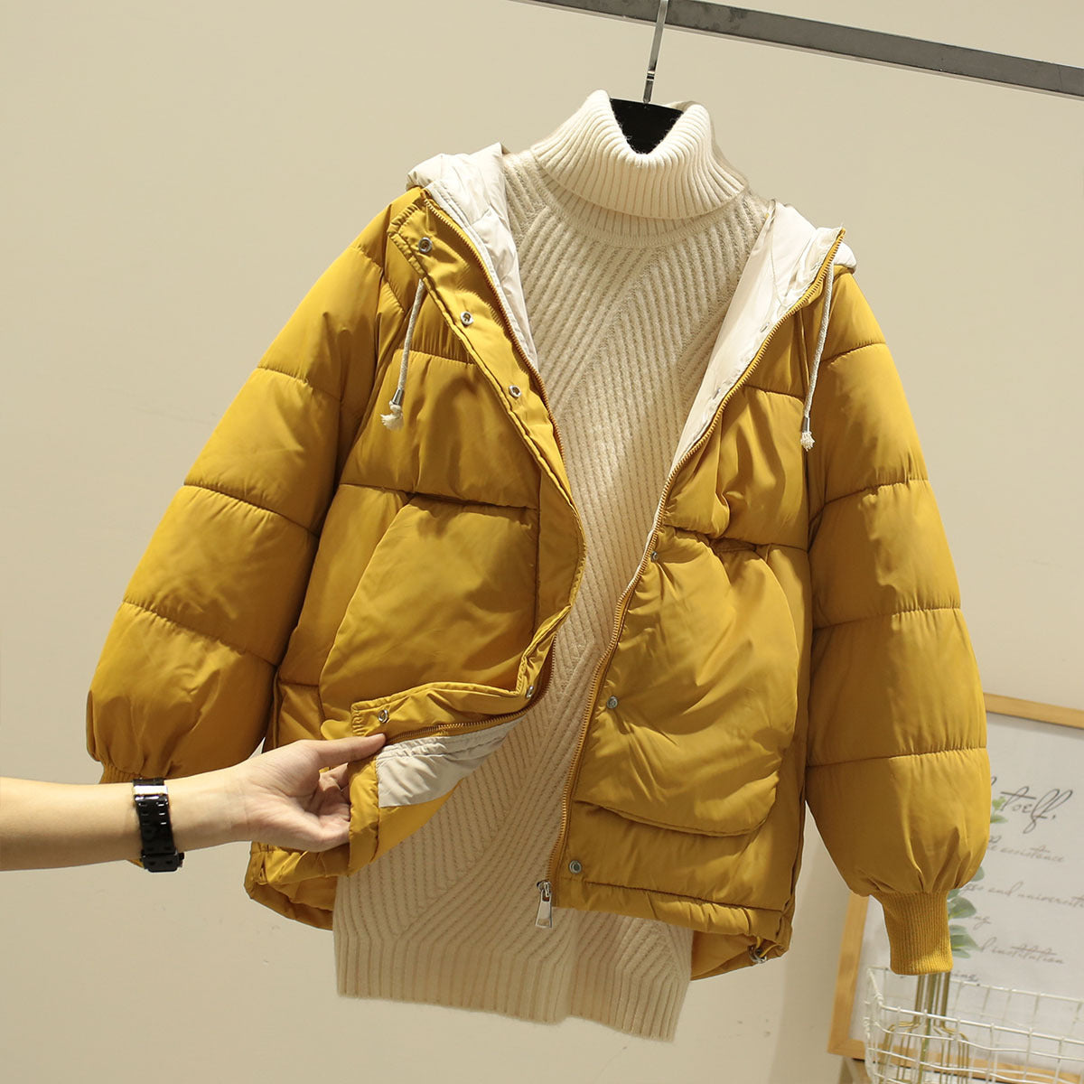 Damen Winterjacke mit wattierter Innenseite und pelzgefütterter Kapuze