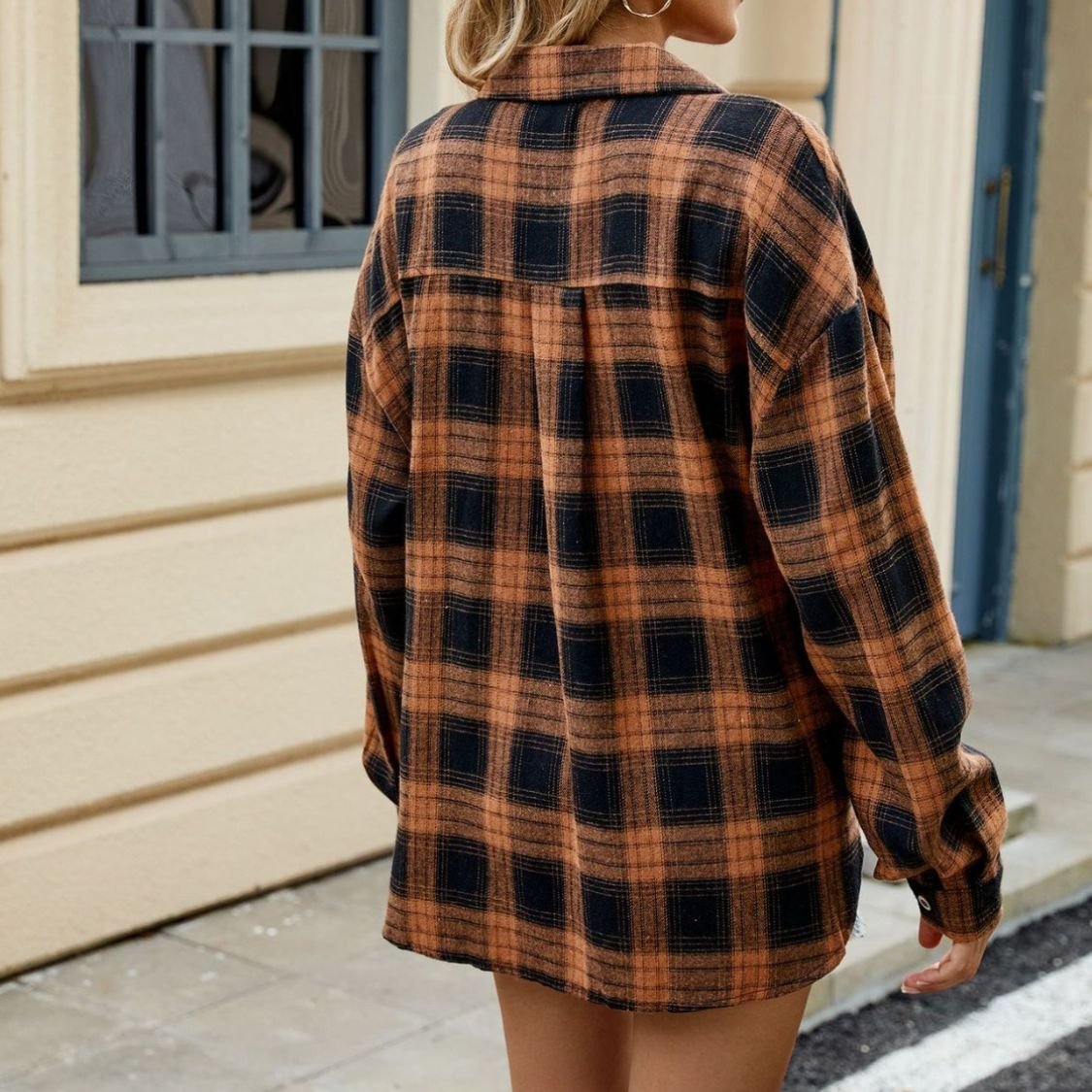 Damen Winterjacke mit Karomuster und durchgehender Knopfleiste