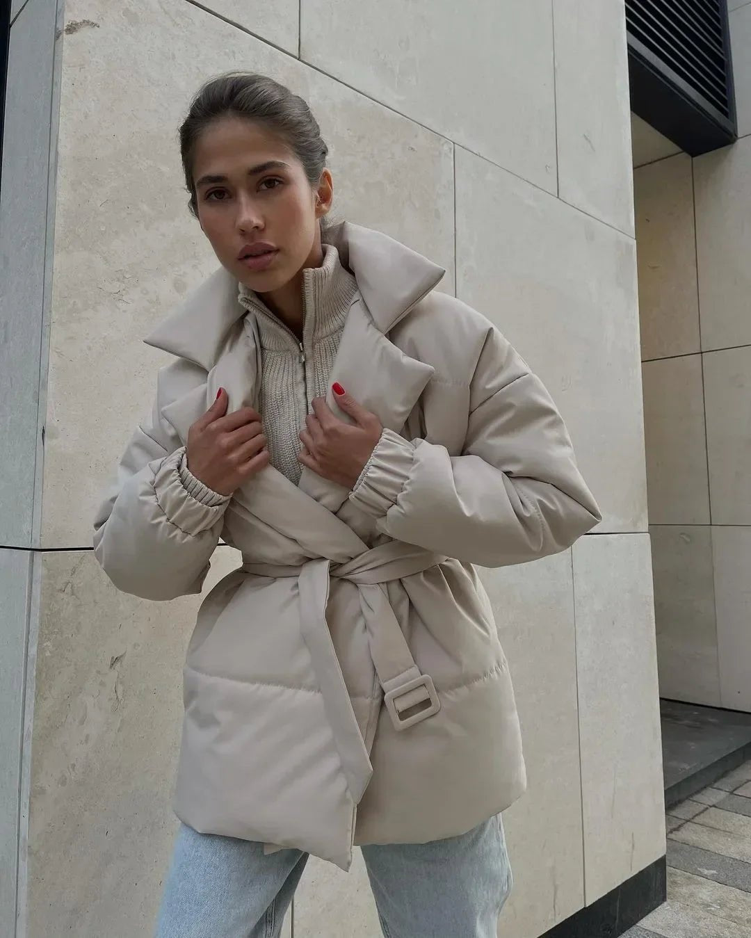 Damen Pufferjacke mit Gürtel und Taillierung