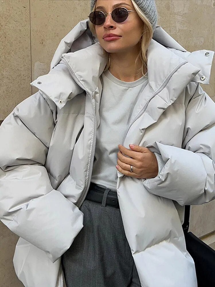 Damen Winterjacke mit Kapuze und geradem Schnitt