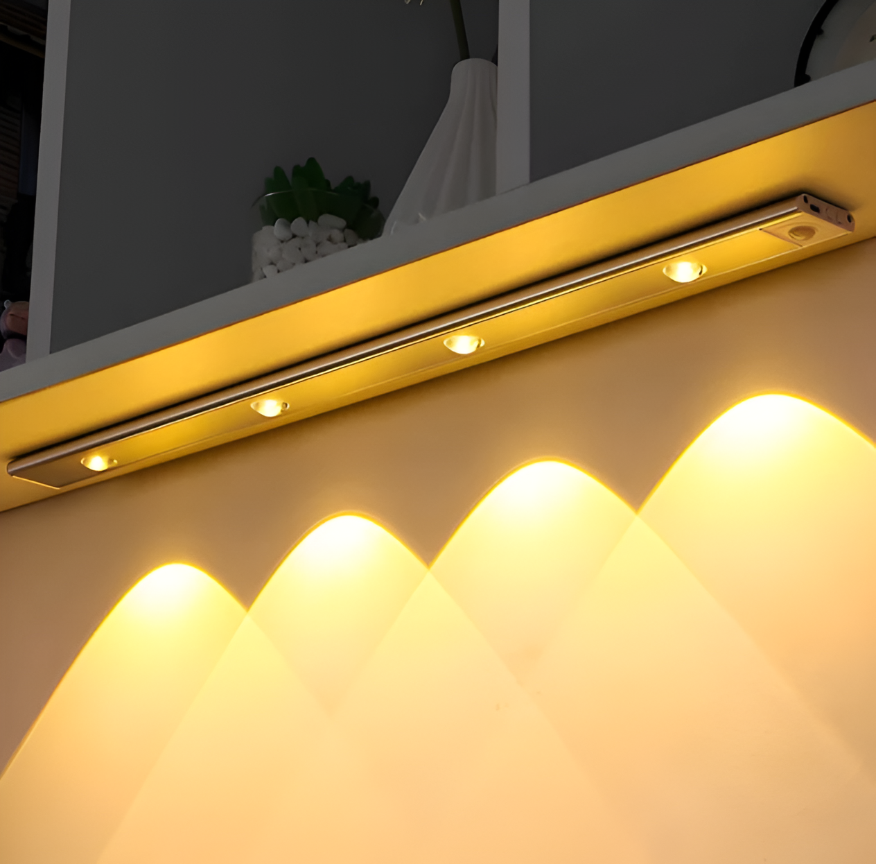 Variant image for Elegante LED Wandleuchte Innen mit Bewegungsmelder und Anpassbarer Lichtfarbe-1