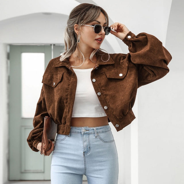 Damen Winterjacke kurz geschnitten mit klarer Silhouette