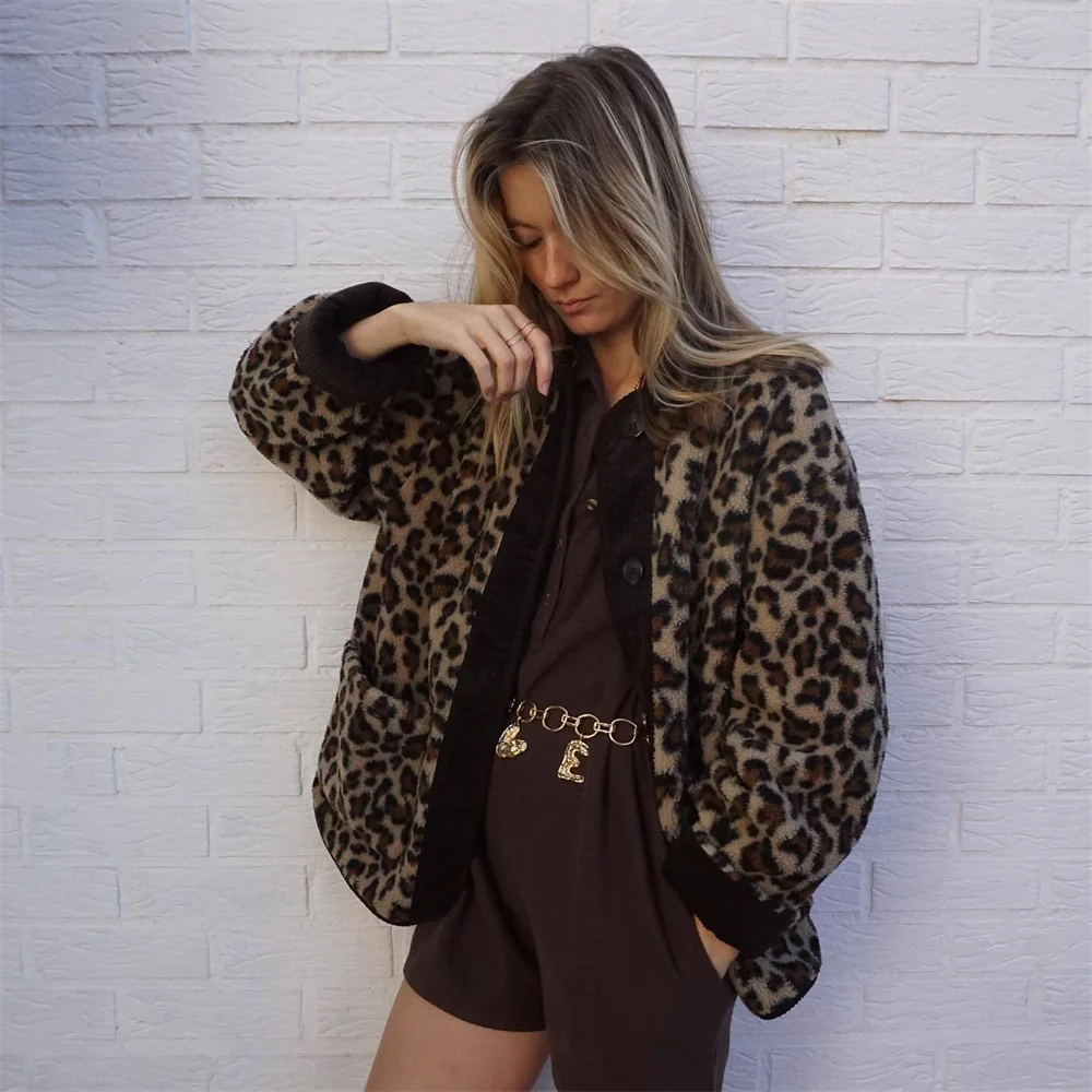 Damen Winterjacke mit O-Ausschnitt und Leopardenmuster