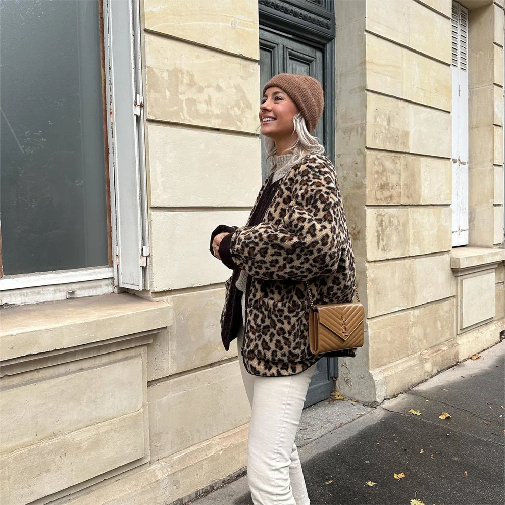 Damen Winterjacke mit O-Ausschnitt und Leopardenmuster