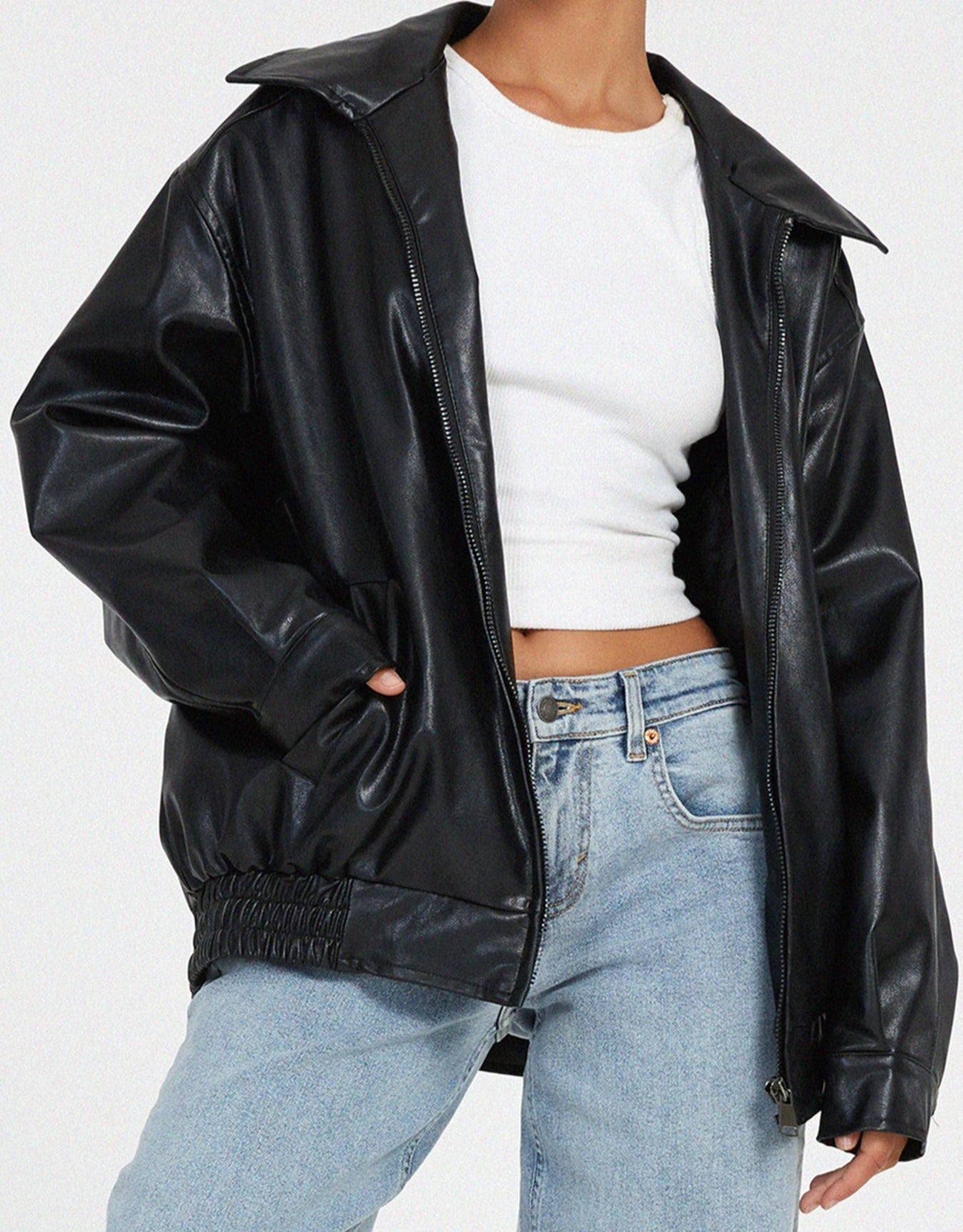Lockere Damenjacke mit zeitlosem Schnitt und legerer Passform