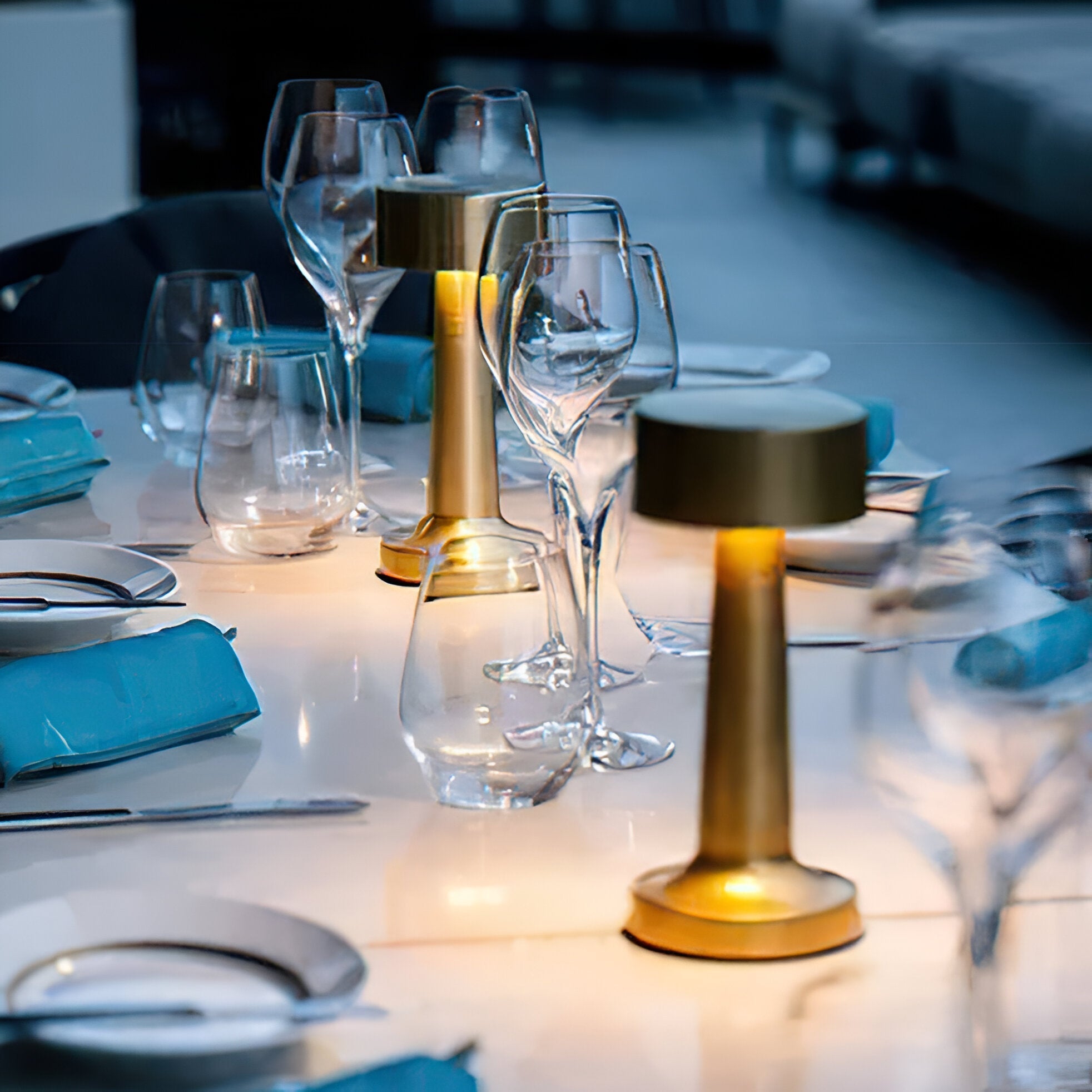 RetroLight - Stylische LED-Restaurant-Tischlampe mit kabellosem USB-Ladegerät-6