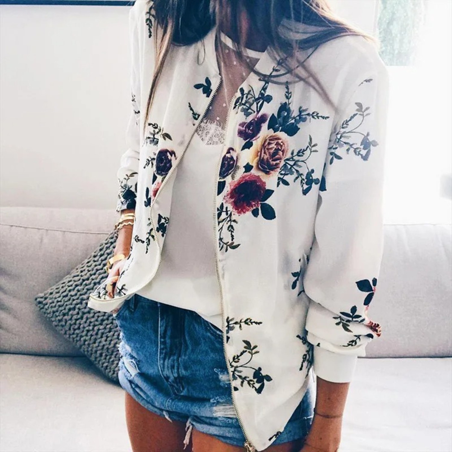 Damenjacke mit Blumenmuster
