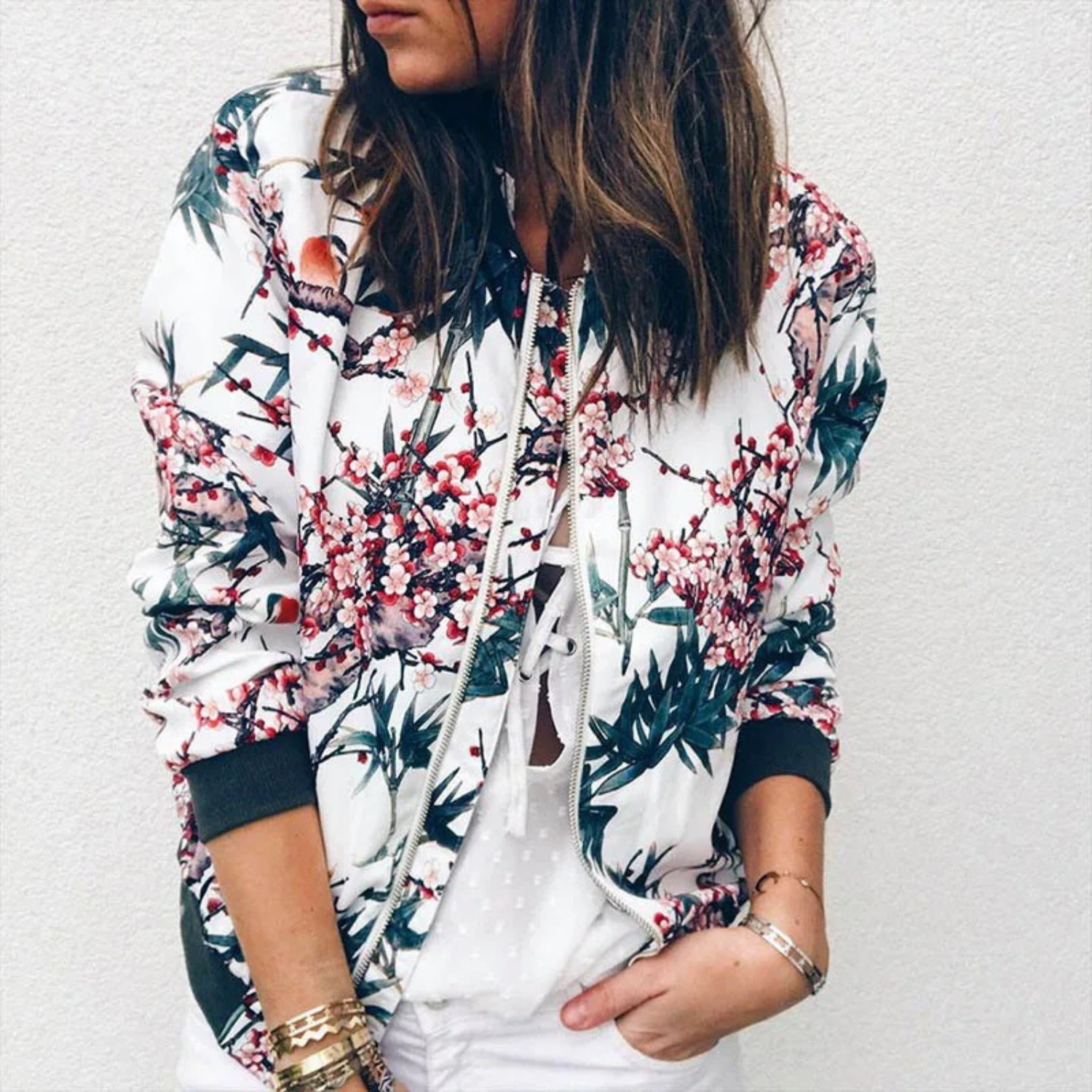 Damenjacke mit Blumenmuster
