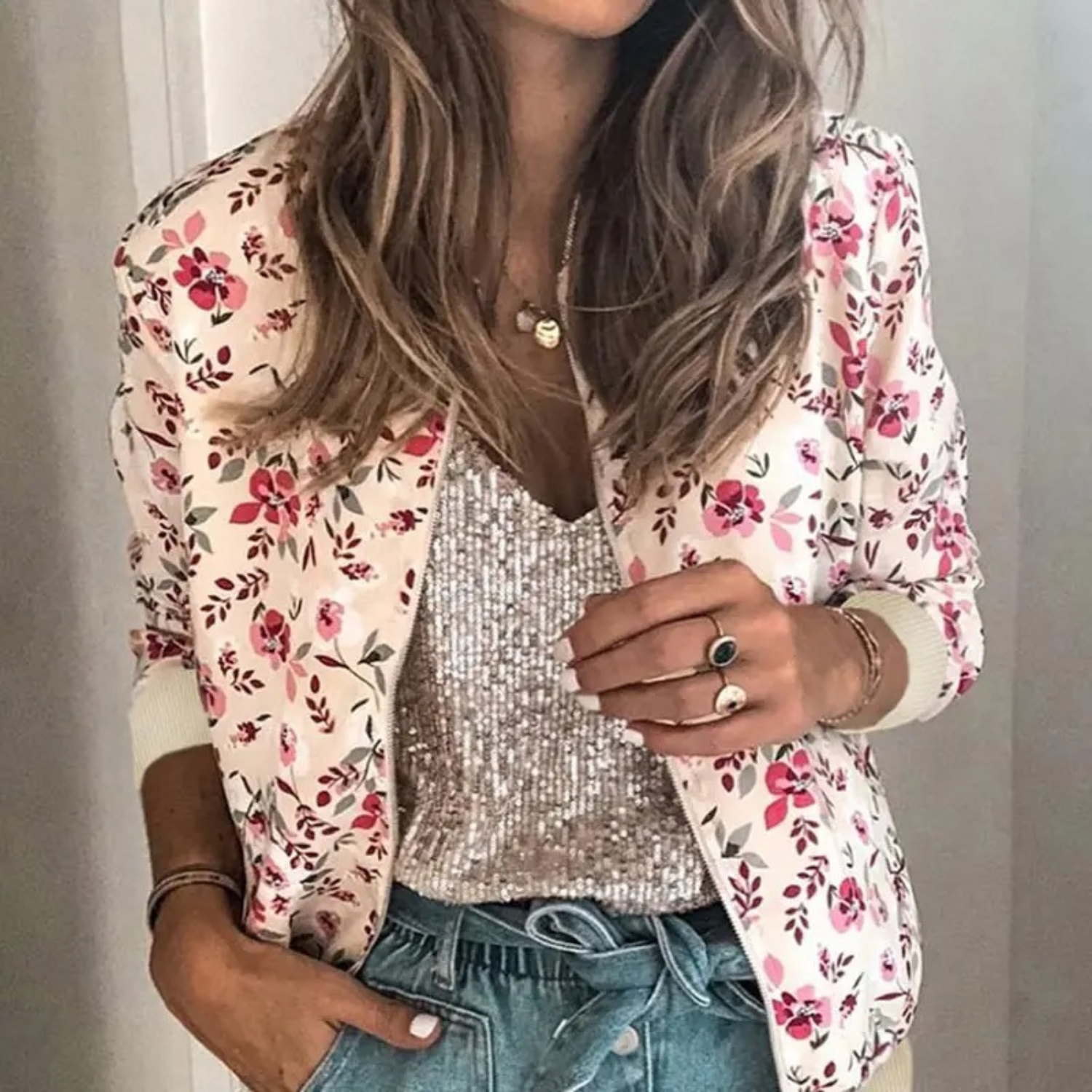 Damenjacke mit Blumenmuster