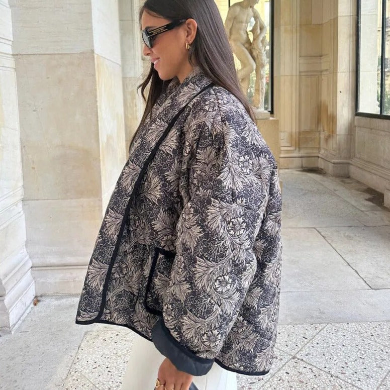 Damen Winterjacke mit klarer Linienführung und dezenter Verarbeitung