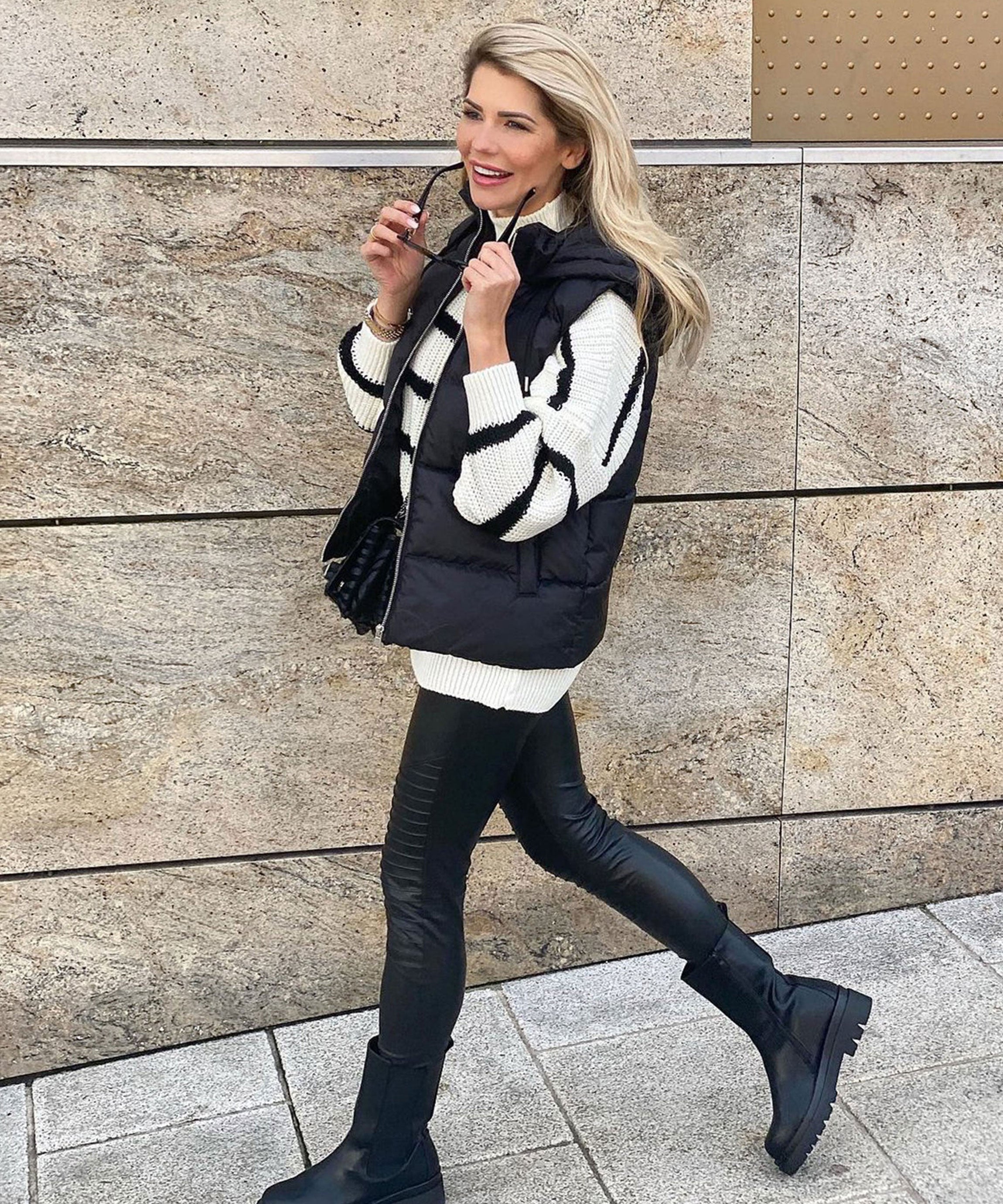 Strickpullover für Damen in Weiß und Schwarz