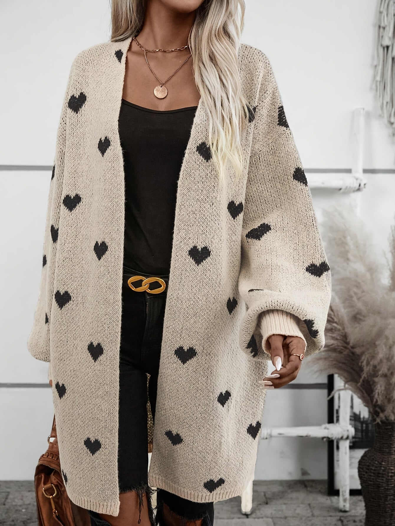 Damen Strickjacke mit Herzmuster und offener Vorderseite