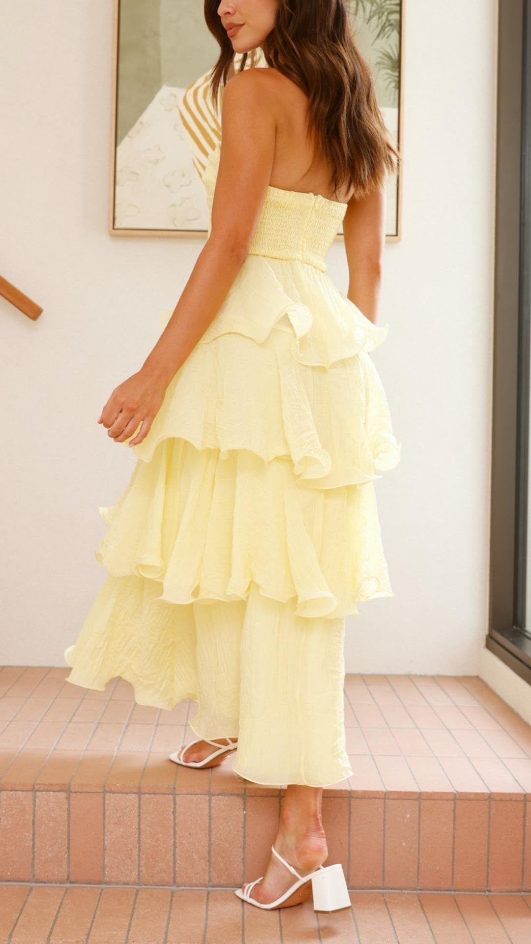 Trägerloses Maxikleid mit Rüschen für festliche Anlässe