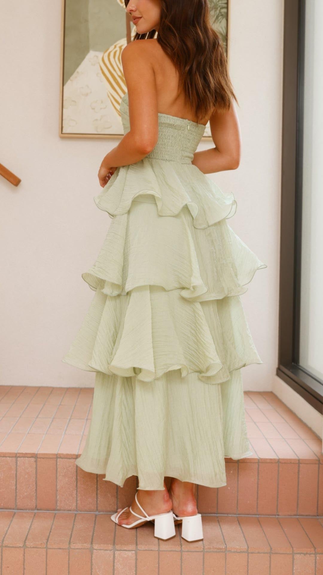 Trägerloses Maxikleid mit Rüschen für festliche Anlässe