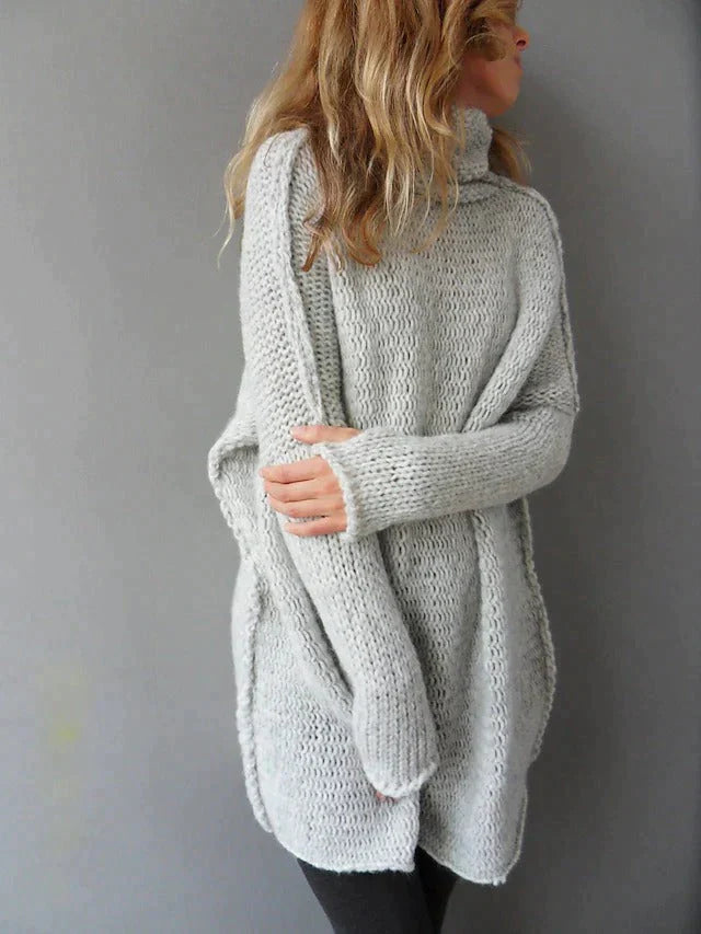 Damenpullover mit weiter Form, klarem Schnitt und klassischem Rundhalsausschnitt