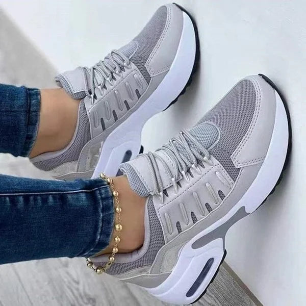 Damenschuhe mit orthopädischer Sohle für breite Füße