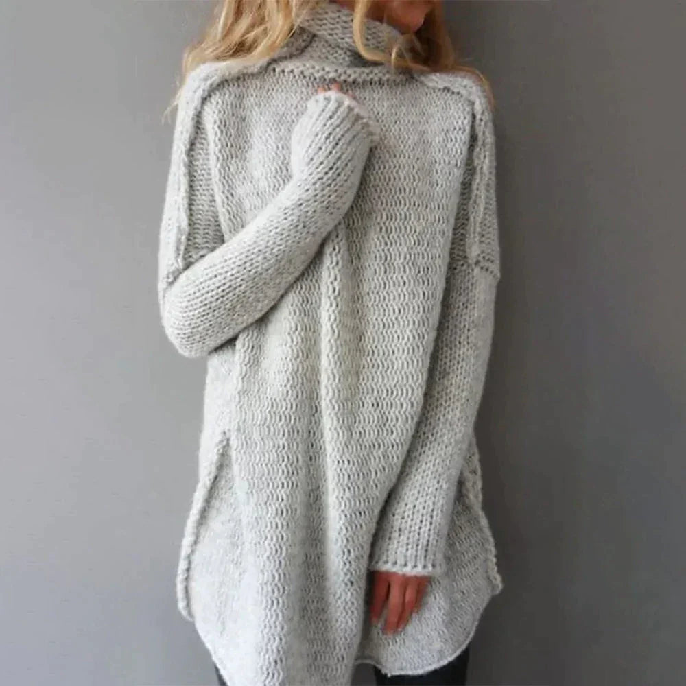Damenpullover mit weiter Form, klarem Schnitt und klassischem Rundhalsausschnitt