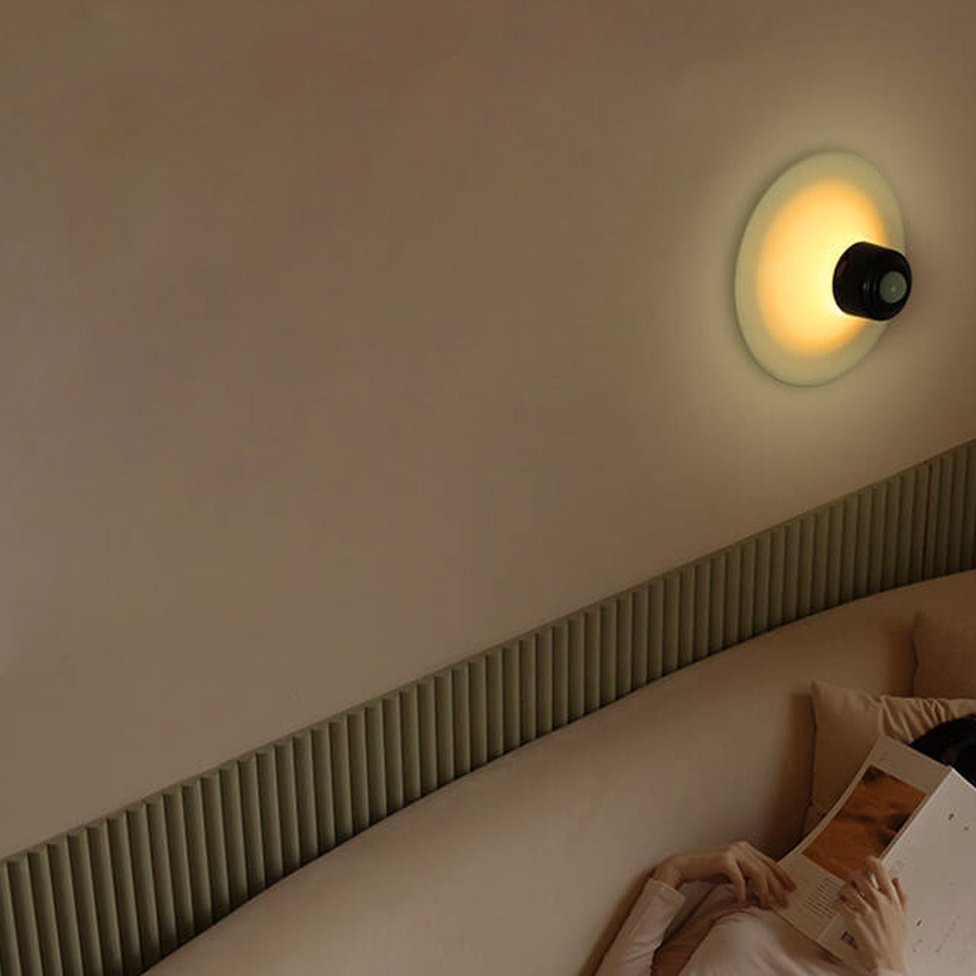 Moderne LED Wandleuchte Innen mit Sensor und Saugnapf für Flur, Wohnzimmer und Schlafzimmer-1