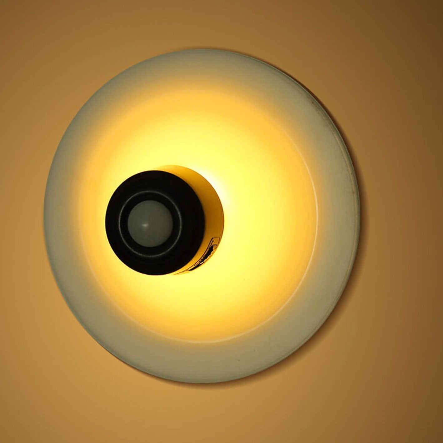 Moderne LED Wandleuchte Innen mit Sensor und Saugnapf für Flur, Wohnzimmer und Schlafzimmer-2