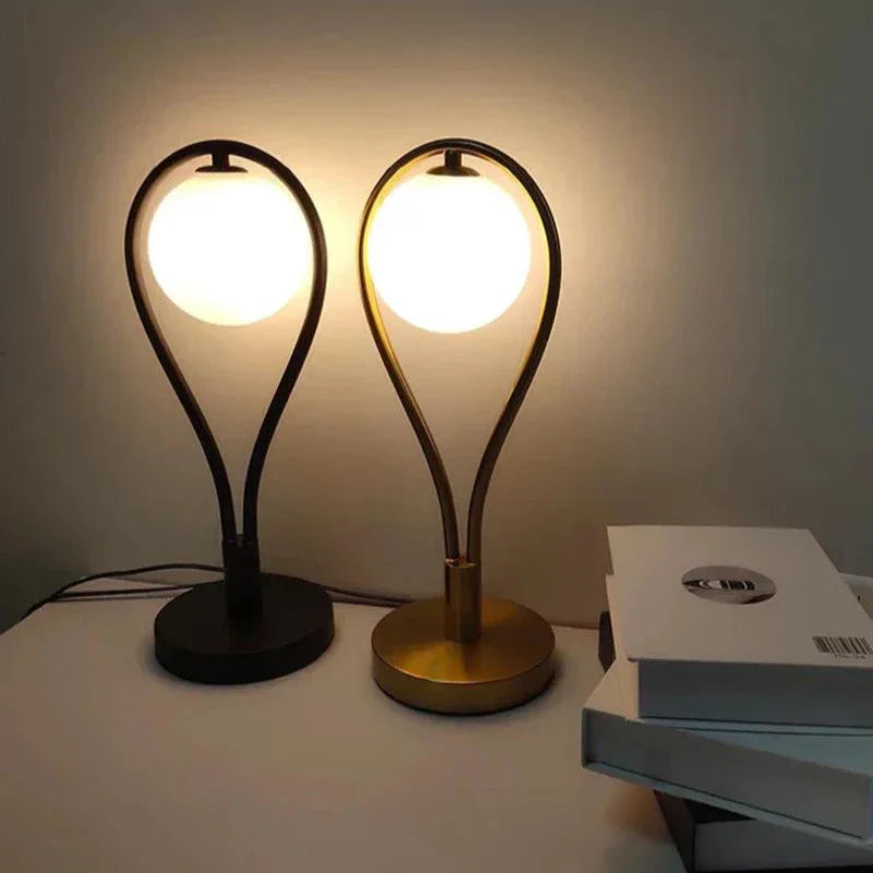 Moderne Nachttischlampe aus Mattglas – Elegante Tischlampe für entspannte Atmosphäre-2
