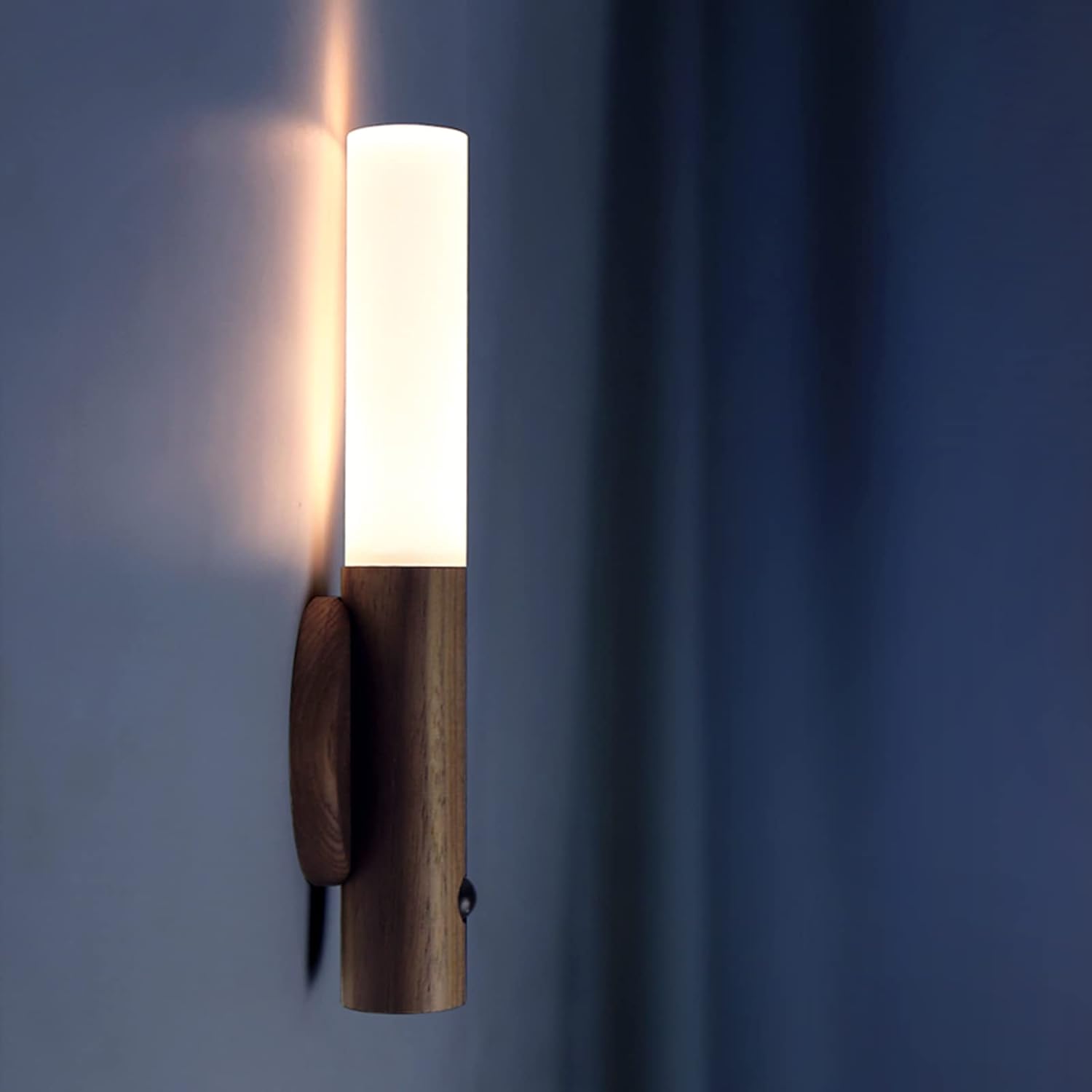 modernes Fackellicht mit Bewegungsmelder – Elegante und kabellose LED-Beleuchtung-1