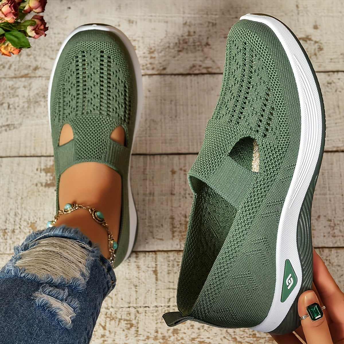 Damenschuhe mit orthopädischer Sohle und gestrickter Oberfläche