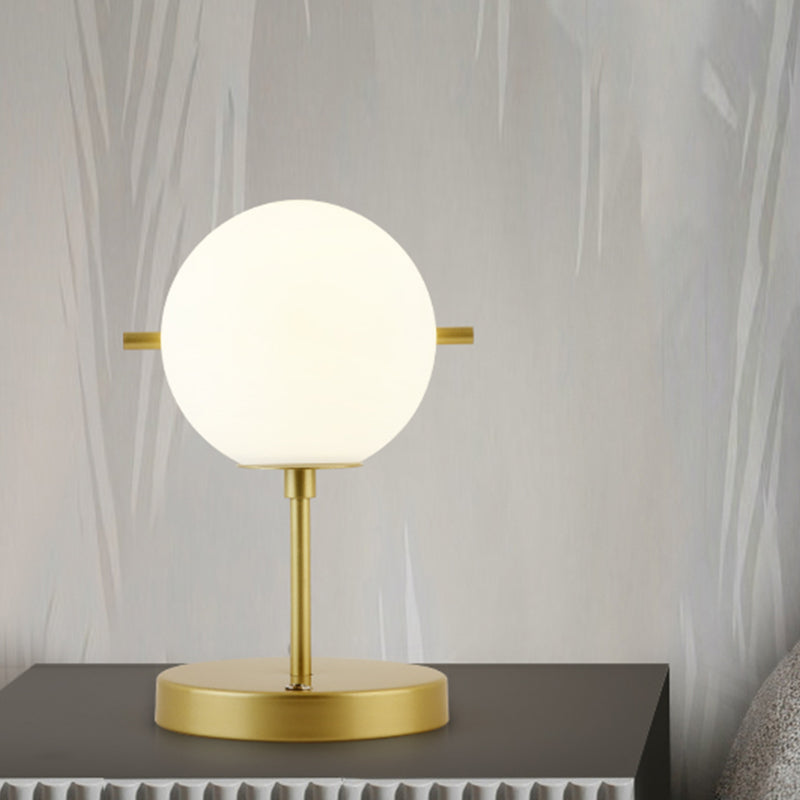 Moderne Nachttischlampe aus Glas mit Goldakzenten – Elegante Tischlampe für Ihr Schlafzimmer-1