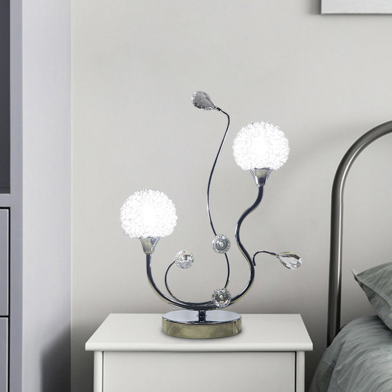 Moderne Nachttischlampe mit Kristallakzenten für stilvolle Beleuchtung-2