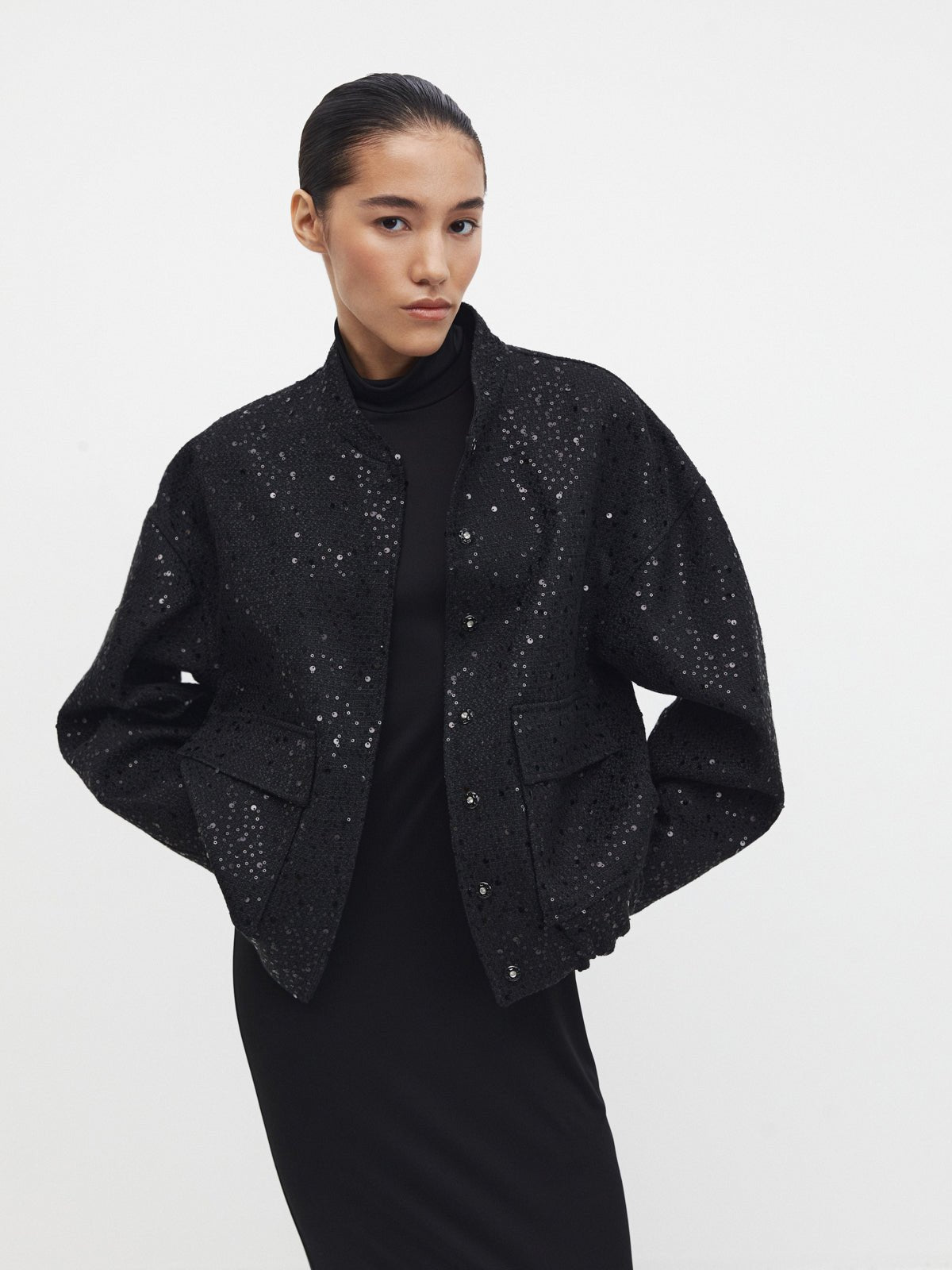 Glänzende Damen Blousonjacke mit Pattentaschen