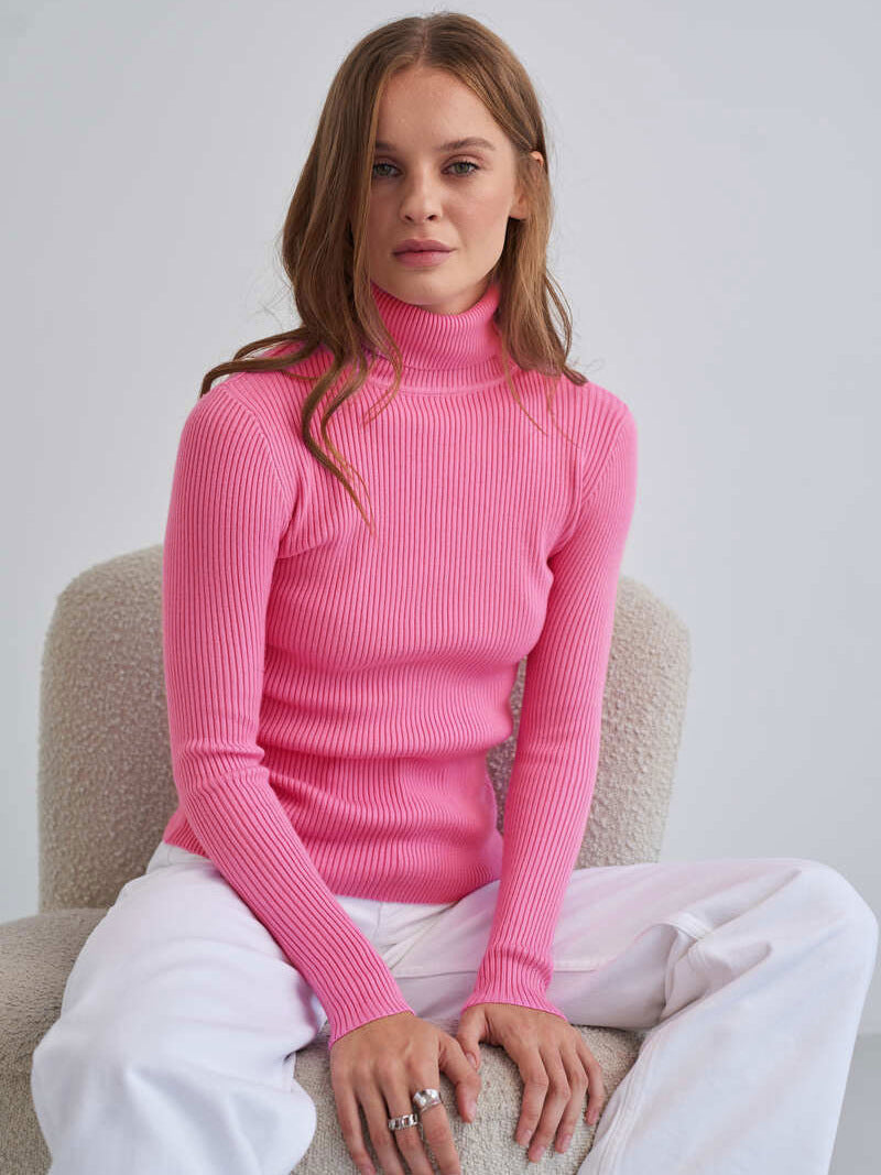 Klassischer Damen Pullover mit hohem Halsausschnitt und langen Ärmeln