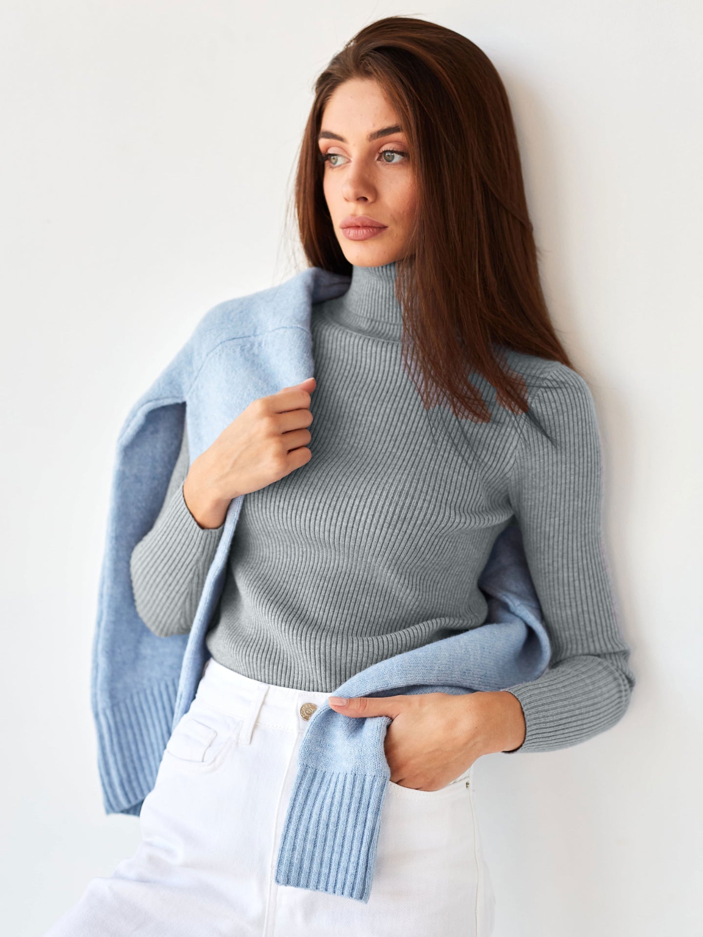 Klassischer Damen Pullover mit hohem Halsausschnitt und langen Ärmeln
