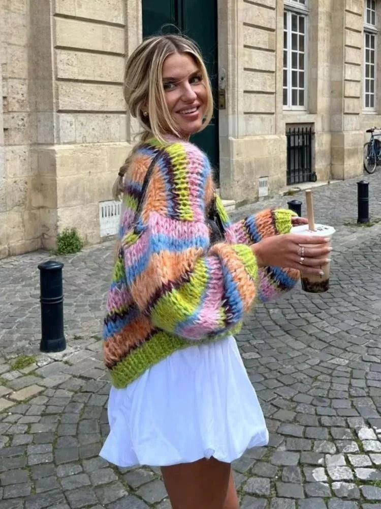 Damen Strickjacke mit Puffärmeln und kurzer Silhouette