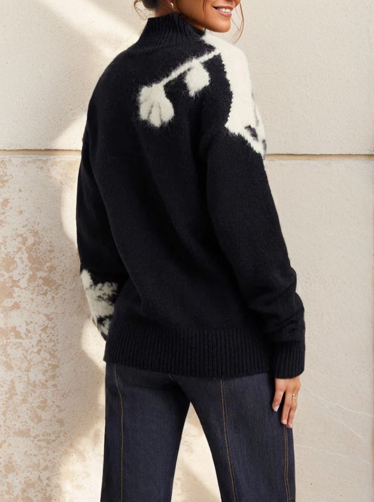 Damen Rollkragenpullover mit großflächigem Blütenmotiv